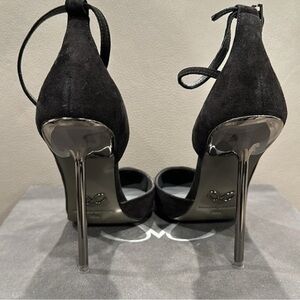 Monika Chiang Black Heels with Pointed Toe and High Thin Heel